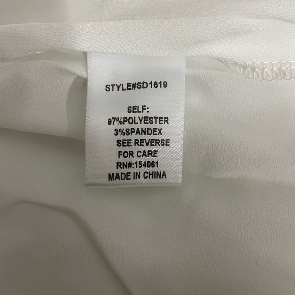 White Off Shoulder Maxi Dress
New - Picture 7 of 7